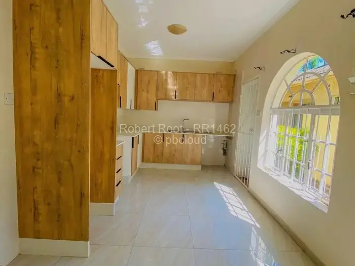 Townhouse/Cluster for Sale in Bluff Hill, Harare