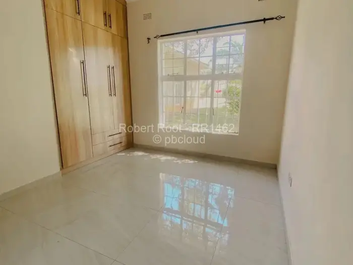 Townhouse/Cluster for Sale in Bluff Hill, Harare