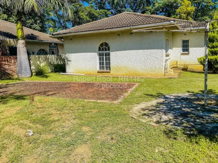 Townhouse/Cluster for Sale in Bluff Hill, Harare