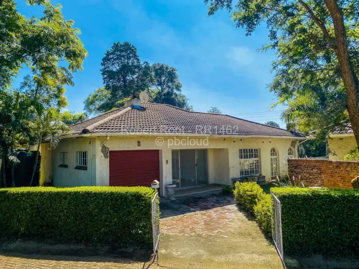 Townhouse/Cluster for Sale in Bluff Hill, Harare