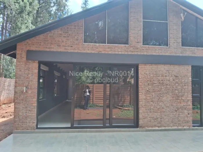 Townhouse/Cluster for Sale in Greendale North, Harare