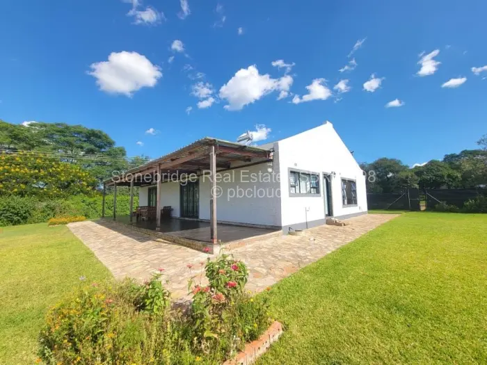 3 Bedroom House for Sale in Douglasdale, Bulawayo