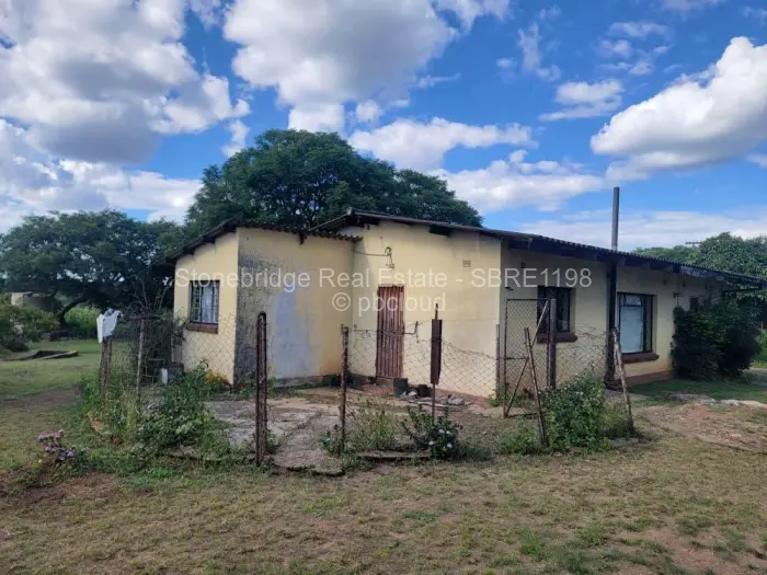 3 Bedroom House for Sale in Douglasdale, Bulawayo
