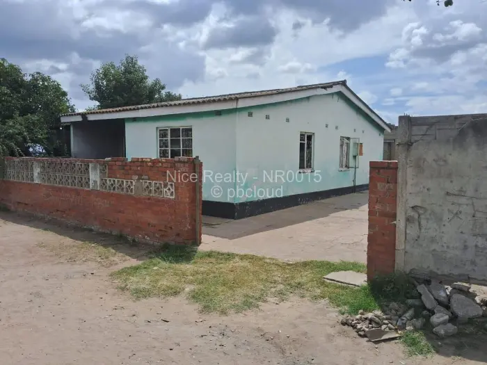 4 Bedroom House for Sale in Highfield, Harare