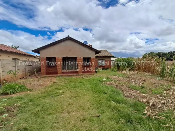 4 Bedroom House for Sale in Budiriro, Harare