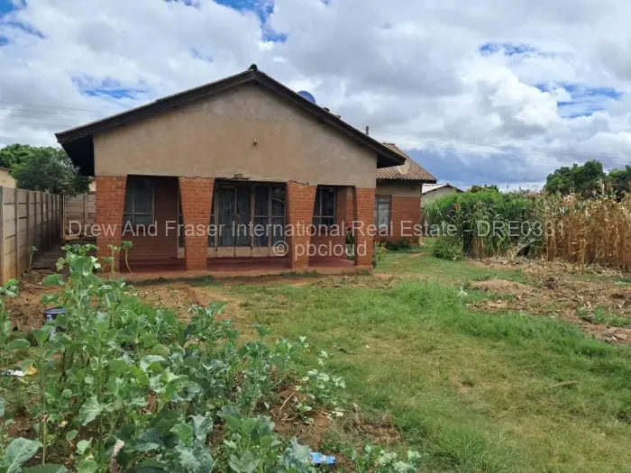 4 Bedroom House for Sale in Budiriro, Harare