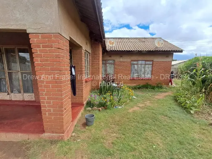 4 Bedroom House for Sale in Budiriro, Harare