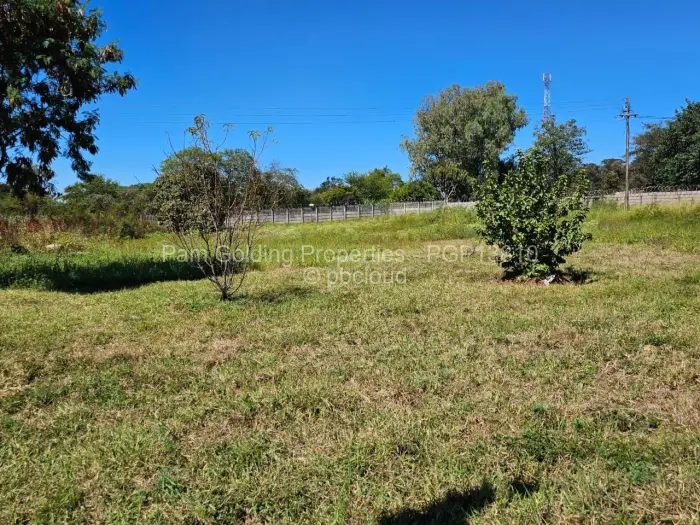 5 Bedroom House for Sale in Matsheumhlope, Bulawayo