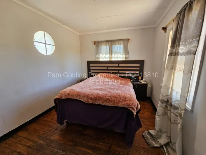 5 Bedroom House for Sale in Matsheumhlope, Bulawayo
