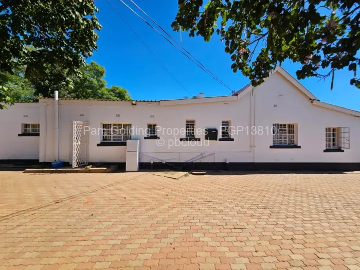 5 Bedroom House for Sale in Matsheumhlope, Bulawayo