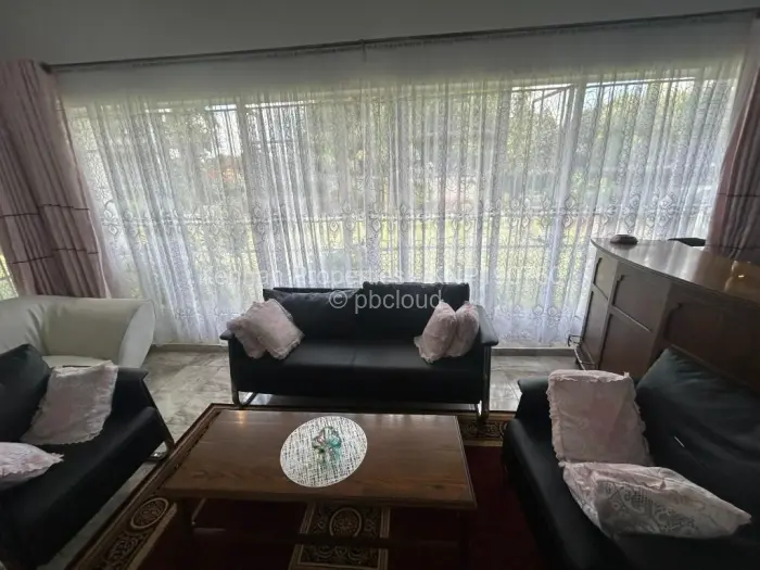 4 Bedroom House to Rent in Alexandra Park