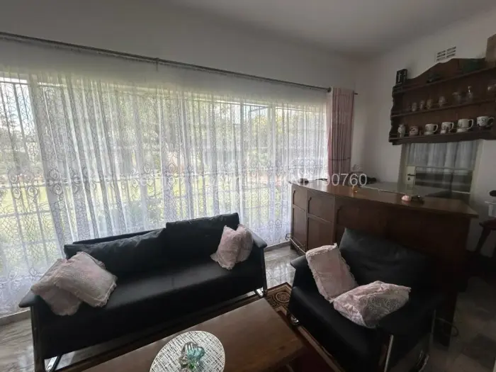 4 Bedroom House to Rent in Alexandra Park