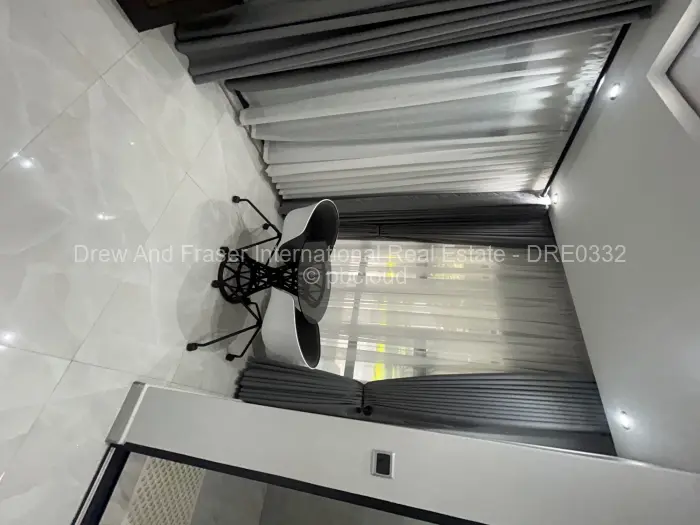 5 Bedroom House to Rent in Chadcombe