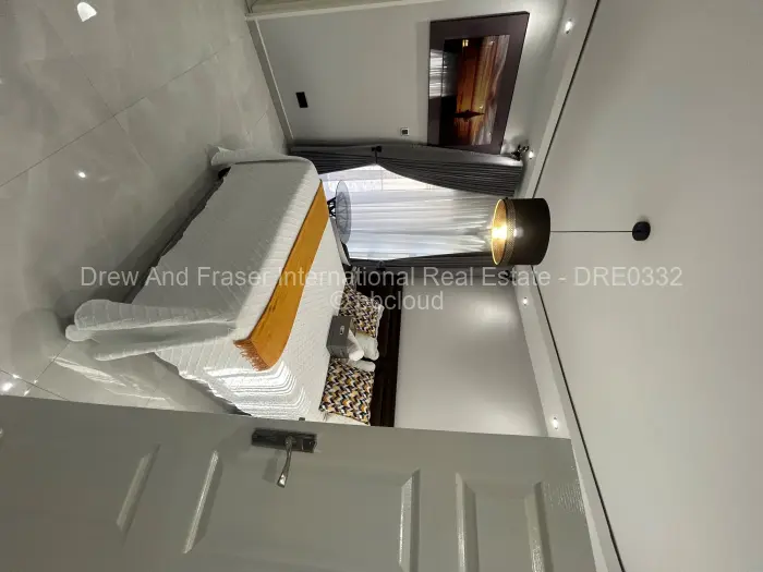 5 Bedroom House to Rent in Chadcombe