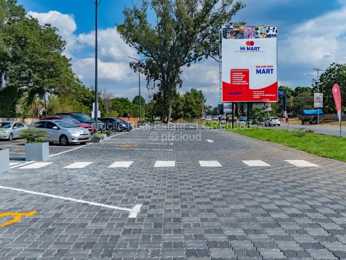 Retail/Shop to Rent in Borrowdale