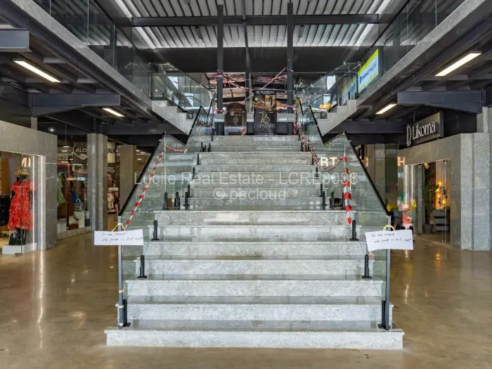 Retail/Shop to Rent in Borrowdale