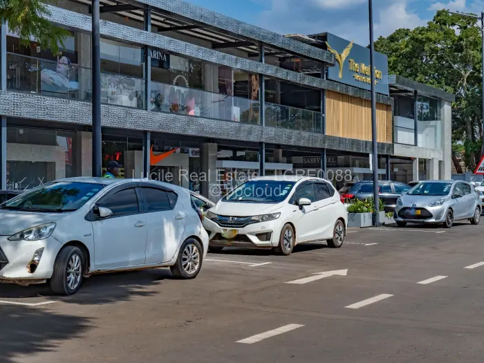 Retail/Shop to Rent in Borrowdale