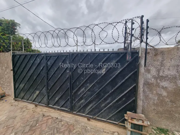 House to Rent in Mainway Meadows, Harare