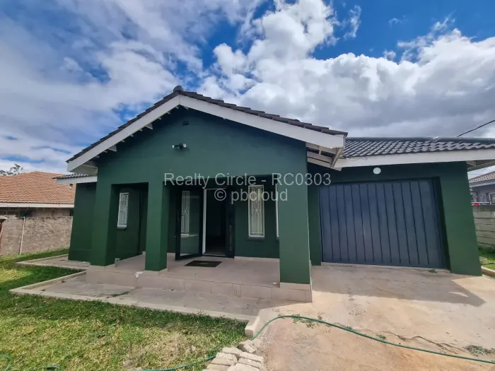 House to Rent in Mainway Meadows, Harare