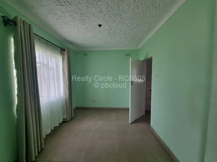 House to Rent in Mainway Meadows, Harare