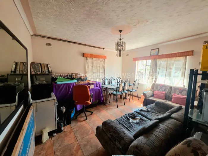 5 Bedroom House for Sale in Mainway Meadows, Harare