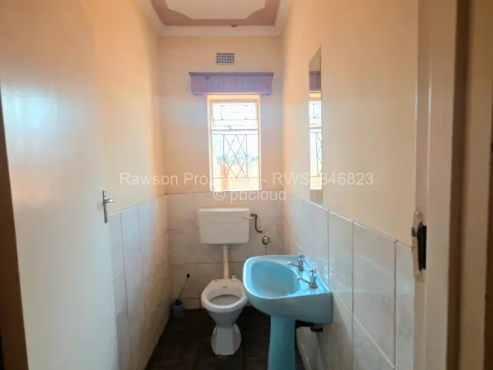 5 Bedroom House for Sale in Mainway Meadows, Harare