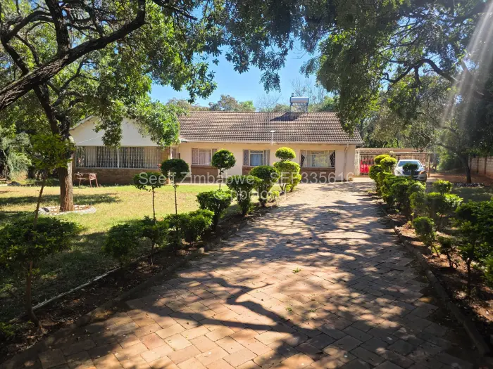 4 Bedroom House for Sale in Fortunes Gate, Bulawayo