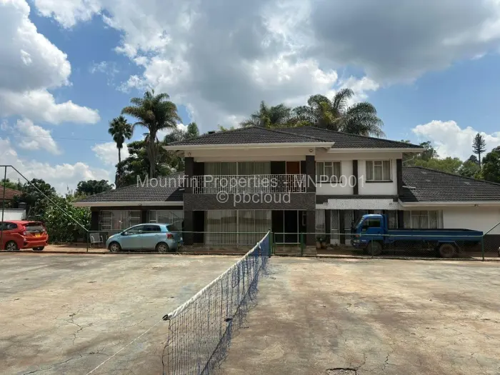6 Bedroom House for Sale in Chisipite, Harare