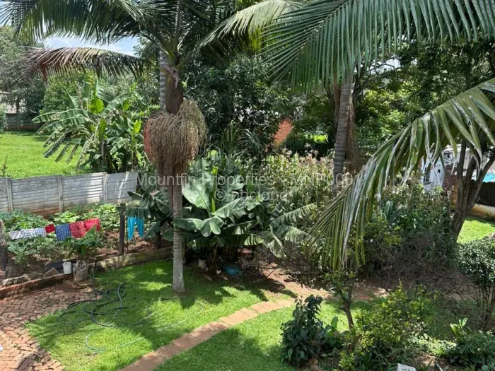 6 Bedroom House for Sale in Chisipite, Harare