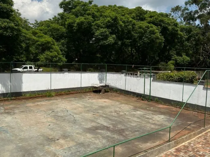 6 Bedroom House for Sale in Chisipite, Harare