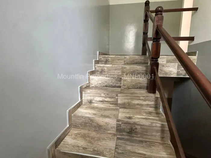 6 Bedroom House for Sale in Chisipite, Harare