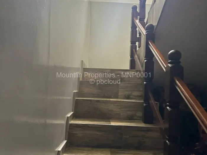 6 Bedroom House for Sale in Chisipite, Harare