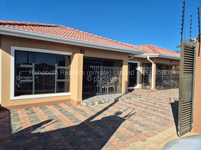 5 Bedroom House to Rent in Sandton Park, Harare