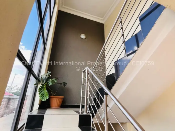 Flat/Apartment to Rent in Monavale