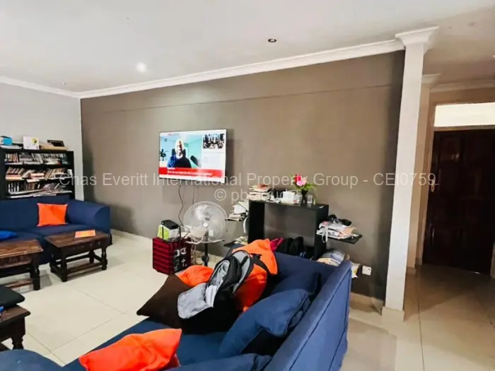 Flat/Apartment to Rent in Monavale