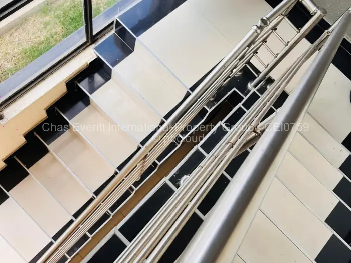 Flat/Apartment to Rent in Monavale