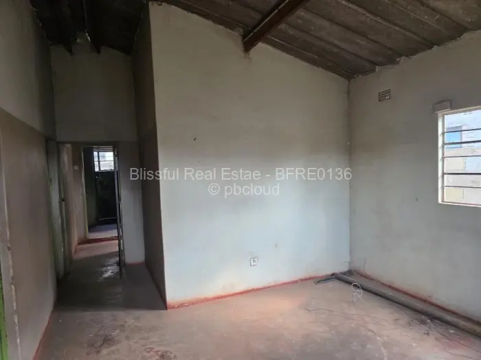 4 Bedroom House for Sale in Chitungwiza, Chitungwiza