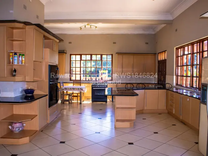 8 Bedroom House for Sale in Hogerty Hill, Harare