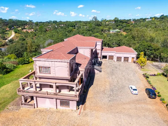 8 Bedroom House for Sale in Hogerty Hill, Harare