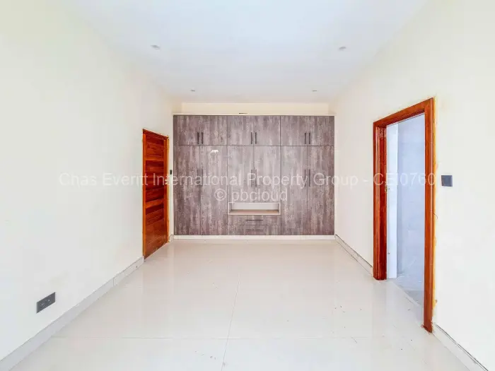 Townhouse/Cluster for Sale in Mount Pleasant, Harare