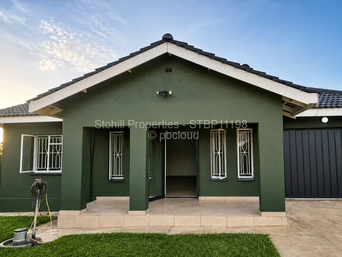 4 Bedroom House to Rent in Mainway Meadows, Harare