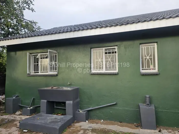 4 Bedroom House to Rent in Mainway Meadows, Harare