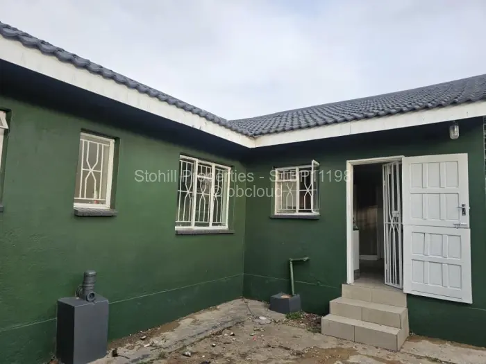 4 Bedroom House to Rent in Mainway Meadows, Harare