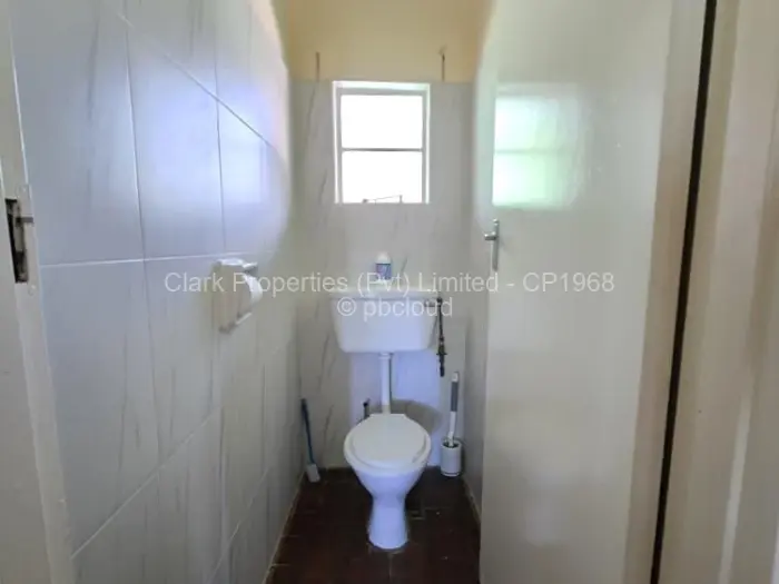 3 Bedroom House for Sale in Mazvikadei, Mazvikadei