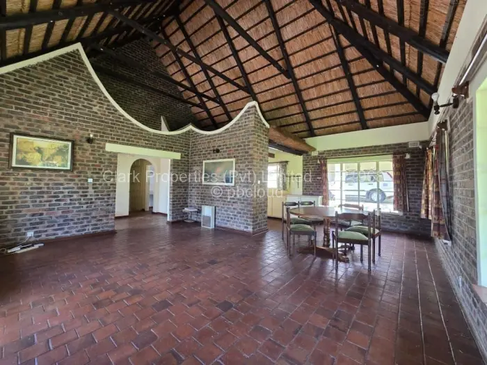 3 Bedroom House for Sale in Mazvikadei, Mazvikadei