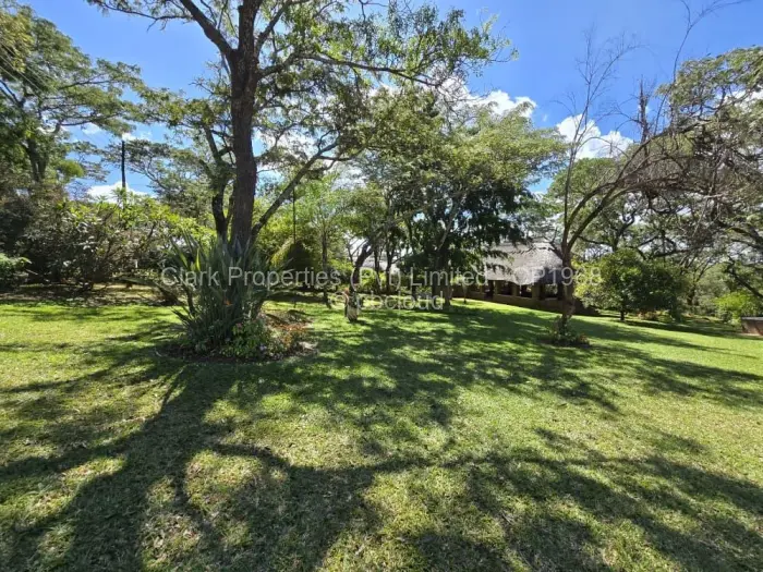 3 Bedroom House for Sale in Mazvikadei, Mazvikadei