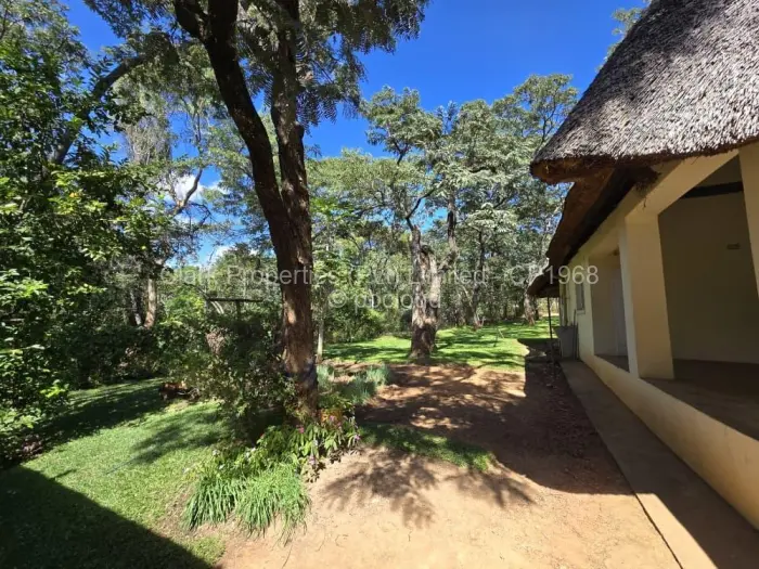 3 Bedroom House for Sale in Mazvikadei, Mazvikadei