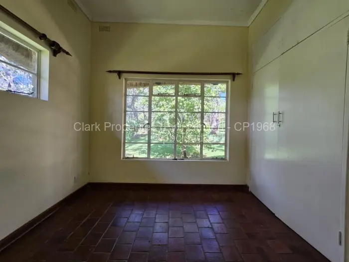 3 Bedroom House for Sale in Mazvikadei, Mazvikadei