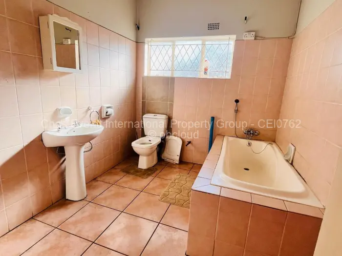 3 Bedroom Cottage/Garden Flat to Rent in Hillside