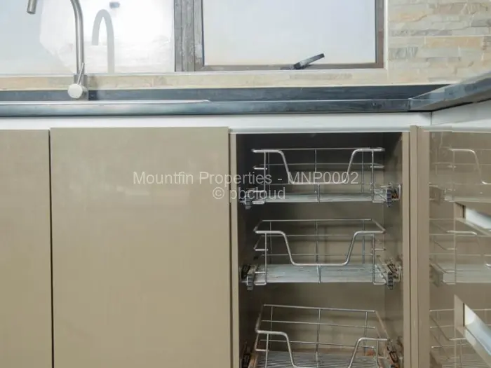 Flat/Apartment to Rent in Greystone Park, Harare